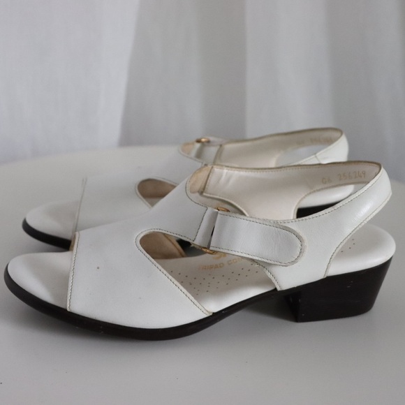 SAS White Sandals / 6.5 - Picture 4 of 13